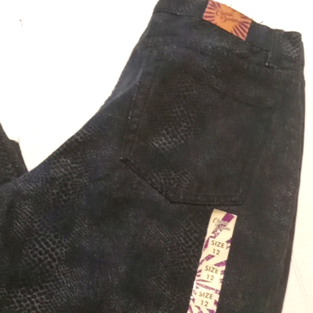 Woman classic denim jeans size 12 blue